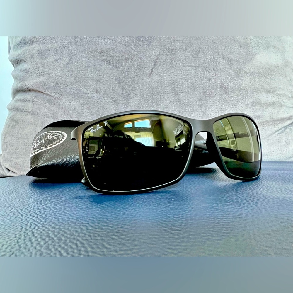 Ray-Ban sunglasses - RB4179 in GUC. Classic!